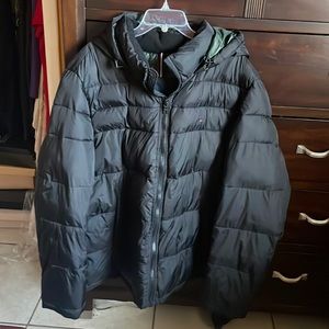 Black Tommy Hilfiger puffer jacket with hoodie